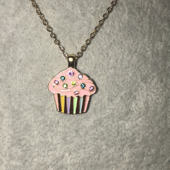 🆕 Adorable set of 2 Cup Cake Necklaces. - Picture 5 of 7